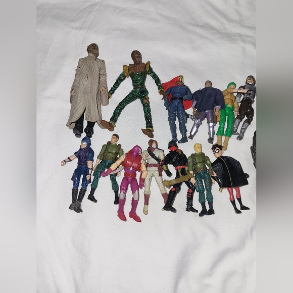 Action Figures - Picture 2 of 3